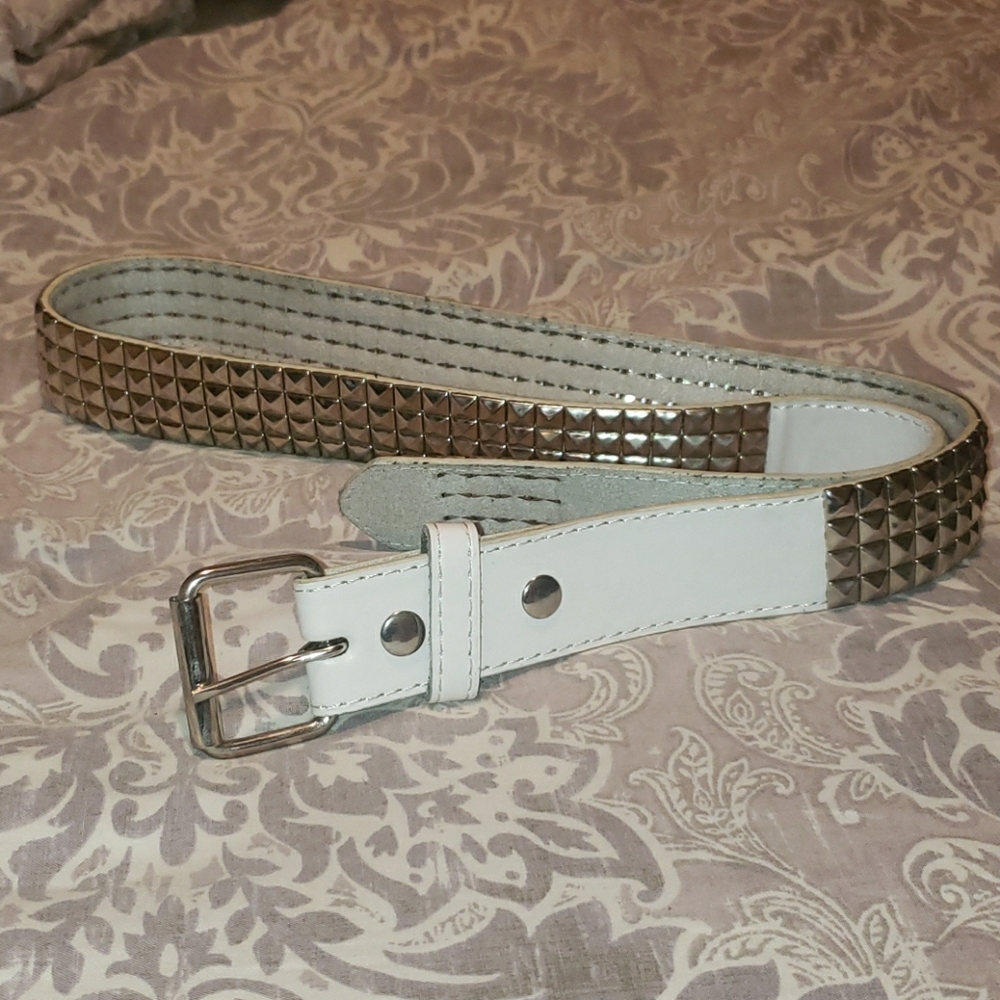 🦇Genuine Leather Studded Belt Sz Large